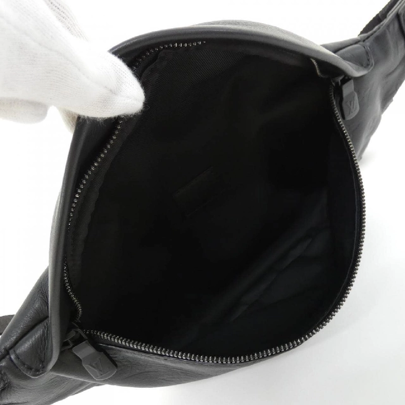 Túi đeo chéo Louis Vuitton Monogram Shadow Discovery M44388 - Hàng hiệu Chính hãng 768671