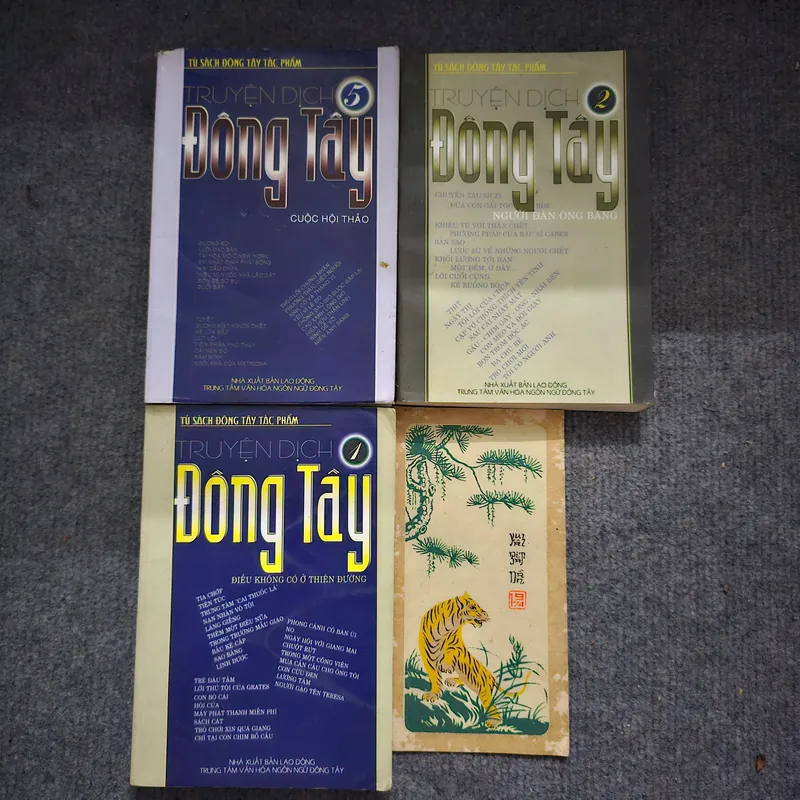 Tuyển tập truyện ngắn Đông Tây 738637