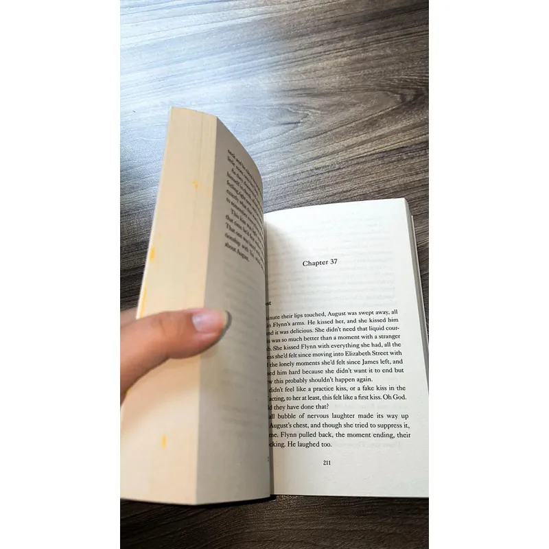 The Wedding Pact - the hilarious fake-dating summer romance by Isla Gordon (UK edition,  728908