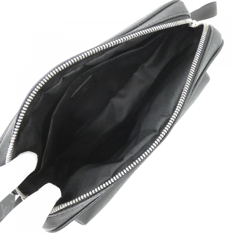 Túi đeo chéo Louis Vuitton Taiga Lama Outdoor Messenger PM M30233 - Hàng hiệu Chính hãng 803018