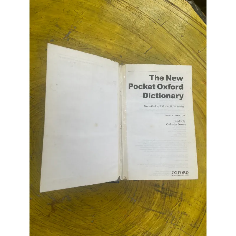 THE NEW POCKET OXFORD DICTIONARY 731925