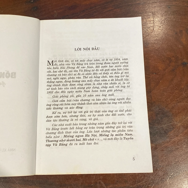 BỐN MƯƠI NĂM NÓI LÁO - VŨ BẰNG (XB 2001) 471371