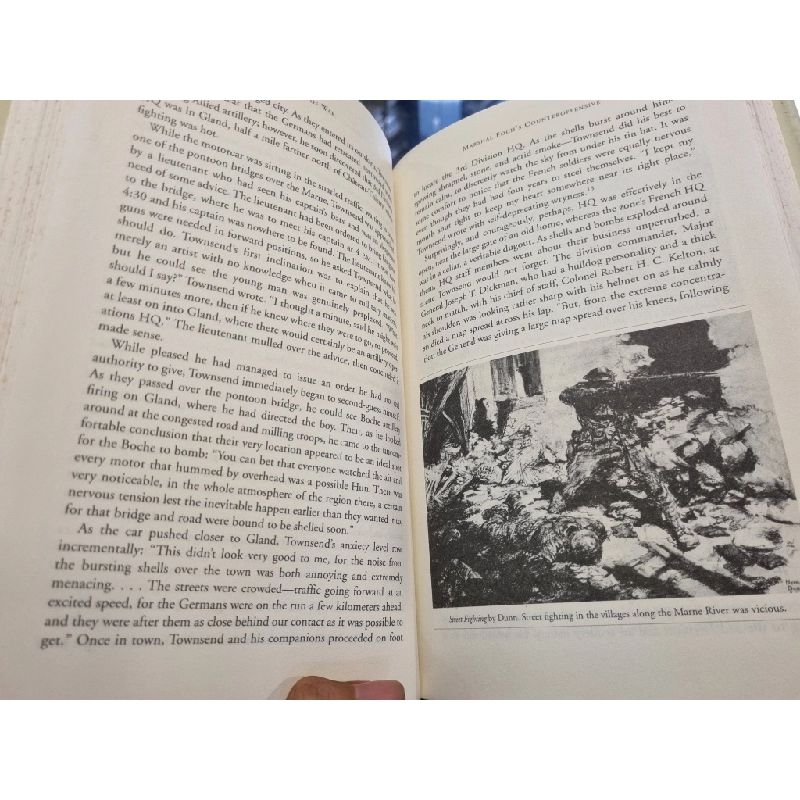 PORTRAIT OF WAR: THE U.S. ARMY'S FIRST COMBAT ARTISTS AND THE DOUGHBOY'S EXPERIENCE IN WWI - PETER KRASS 124139