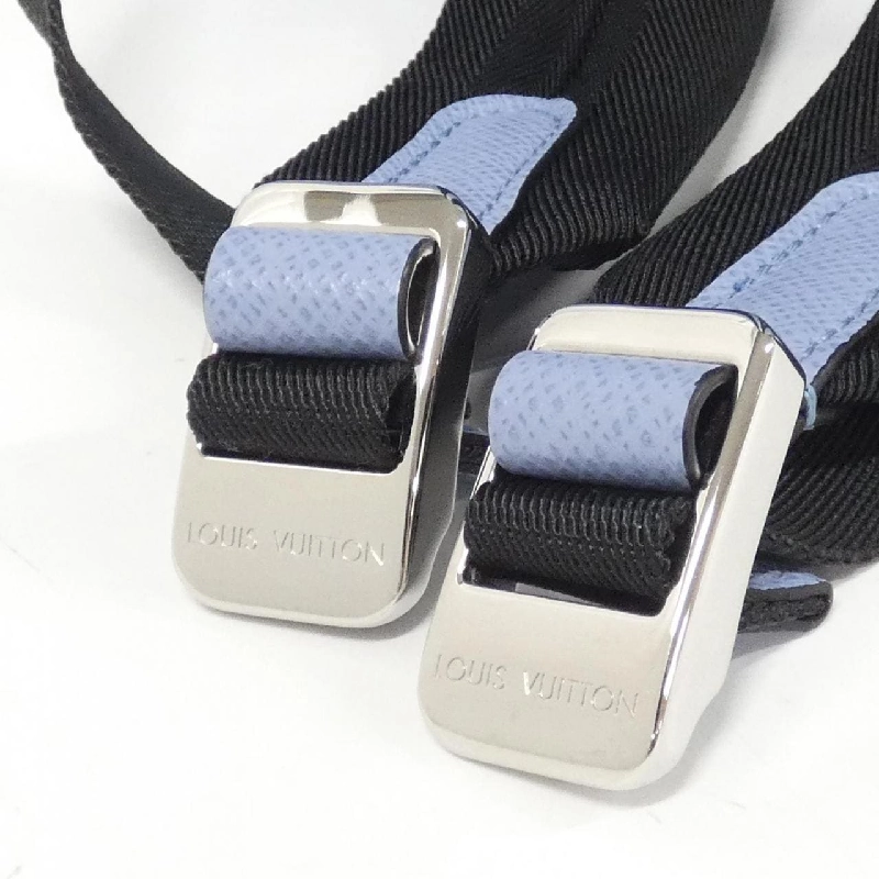 Ba lô Louis Vuitton Taiga Lama Discovery M14072 608299