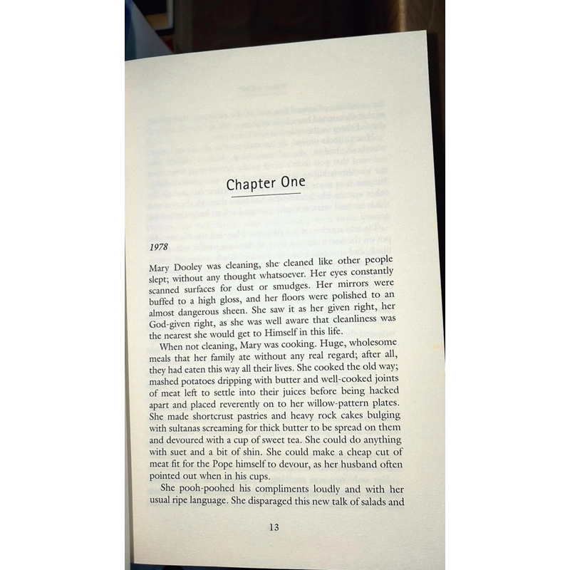 MARTINA COLE - THE BUSINESS (bìa cứng, khổ lớn) 497192