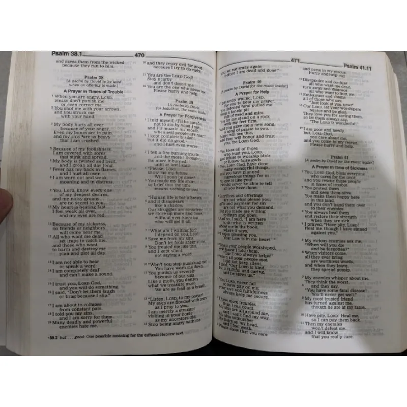 Holy Bible 717543