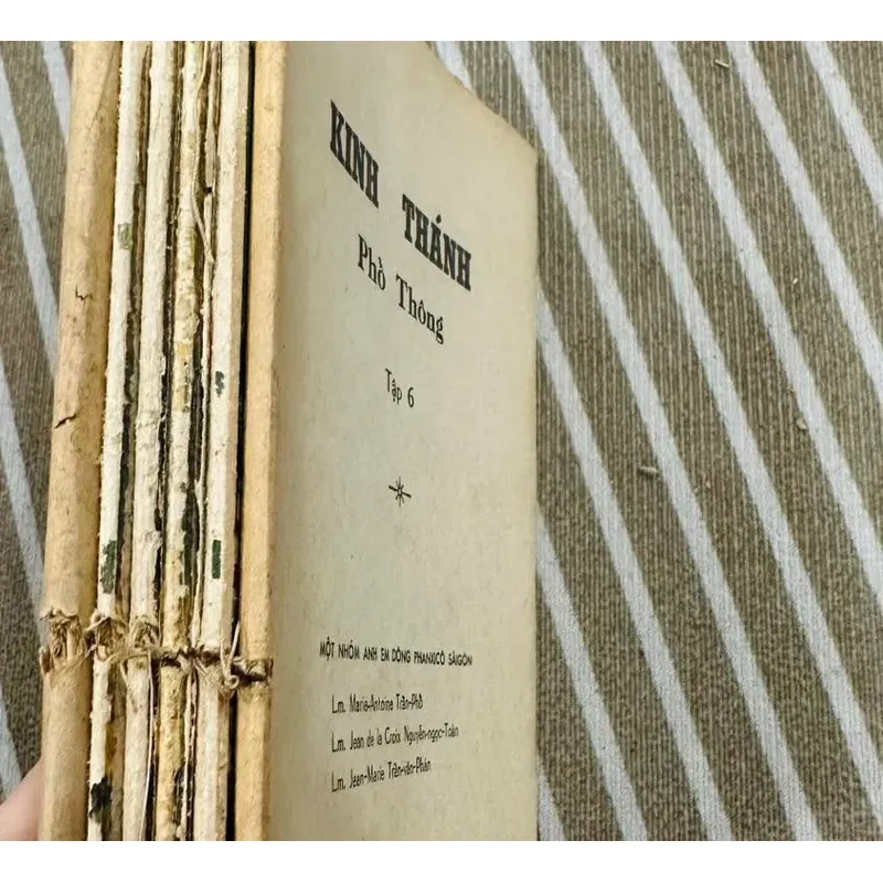 KINH THÁNH PHỔ THÔNG  Full 6 tập Sách hay in năm 1968   599387