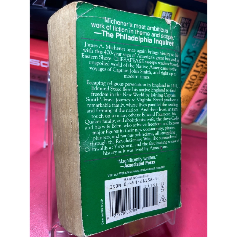 Chesapeake mới 60% ố vàng bìa gấp rách gáy nhẹ James A Michener HPB1905 SÁCH NGOẠI VĂN 181330