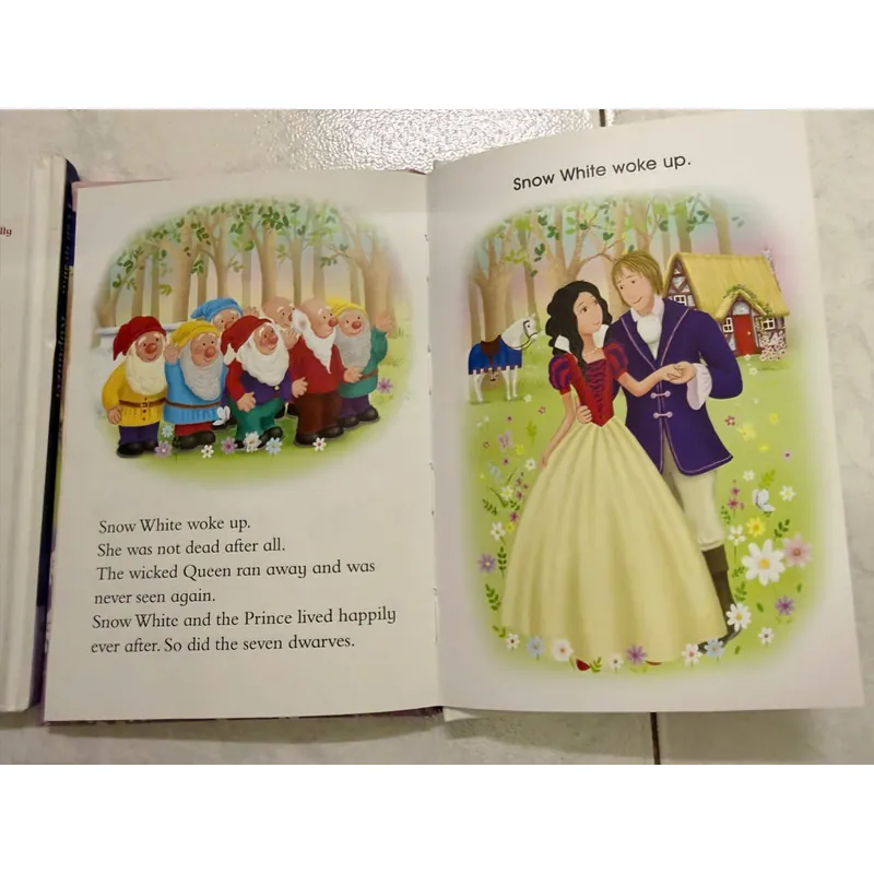 Set 2 quyển truyện tiếng Anh Rapunzel và Snow white 1061635