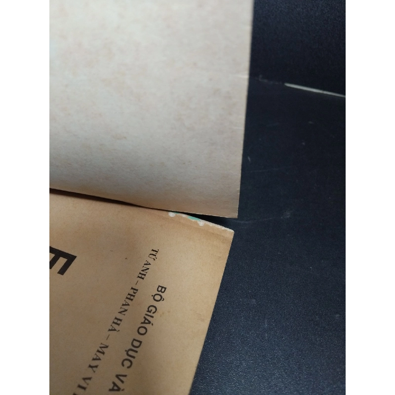 English 12 mới 50% bẩn bìa, ố vàng, rách bìa, rách trang, rách gáy, có chữ viết 2000 HCM2101 Bộ Giáo Dục và Đào Tạo GIÁO KHOA 923313