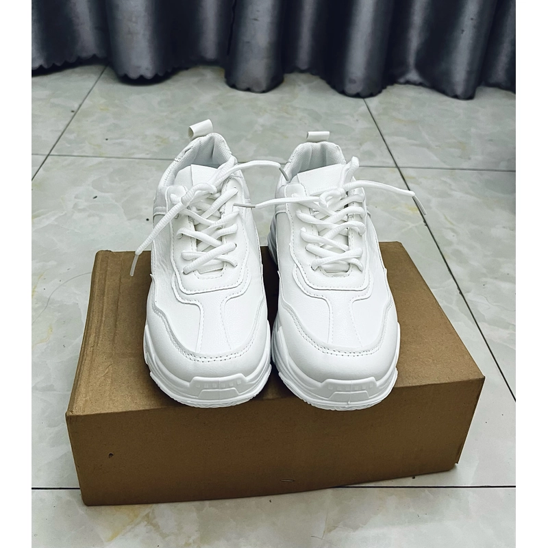 Giày sneaker nữ thời trang màu trắng mới  536801