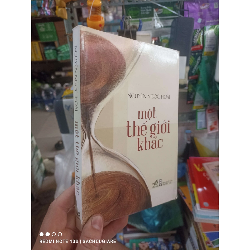 Một thế giới khác - Ngọc Hoài 2012 mới 80% ố Văn học Việt Nam HCM2702 930369