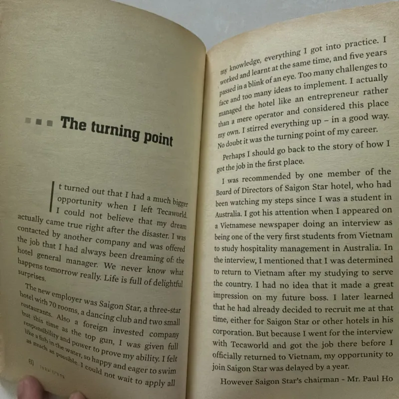 The sky does not have to be blue - Ly Qui Trung (t01) 750636