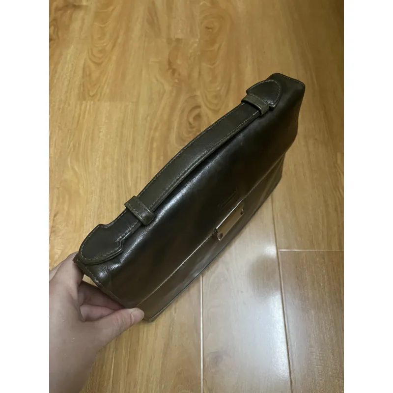 Clutch nam 25x18x3 da thật 2hand 1013061