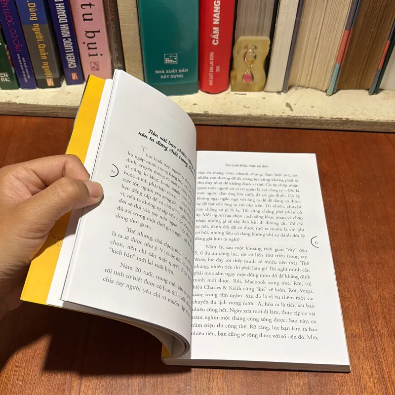 II Sách Kỹ Năng: Cứ Cười Thôi, Mặc Kệ Đời - Gari - 2018 791025