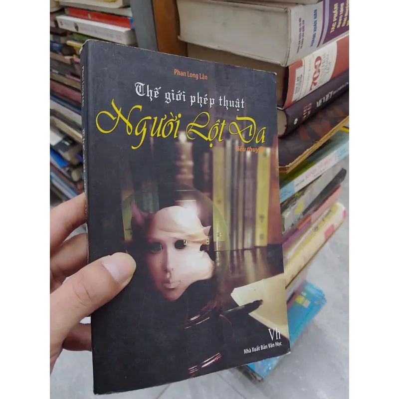 sách Thế giới phép thuật Người Lột Da  (B1) 701631