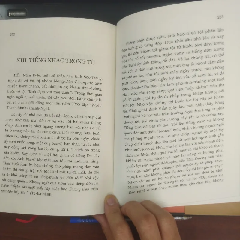 HỒI KÝ 50 NĂM MÊ HÁT - VƯƠNG HỒNG SỂN  933403