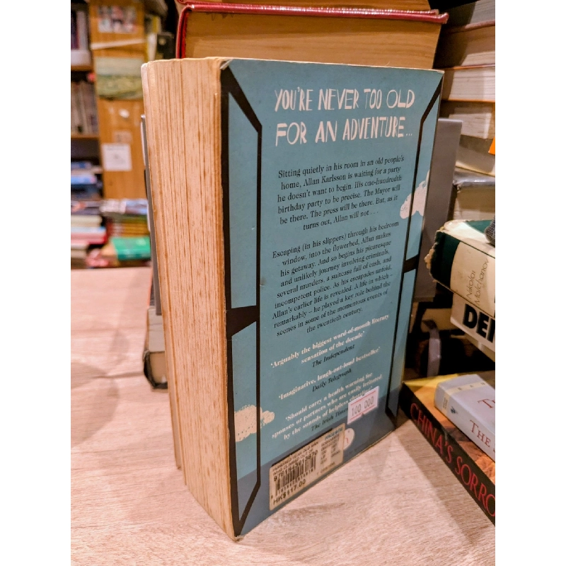 The Hundred-Year-Old Man Who Climbed Out of the Window and Disappeared - Jonas Jonasson 994858