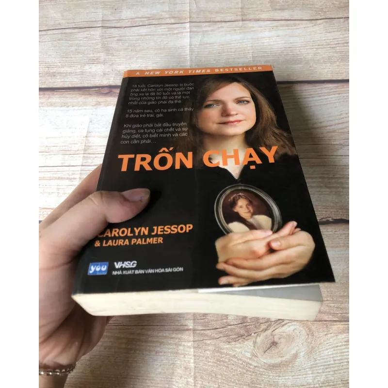 Trốn Chạy - Carolyn Jessop & Laura Palmer 785983