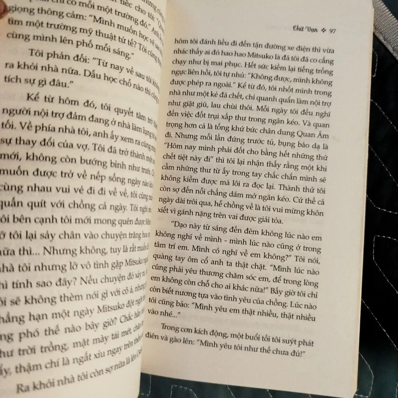 Chữ vạn - Tanizaki Junichiro 993004