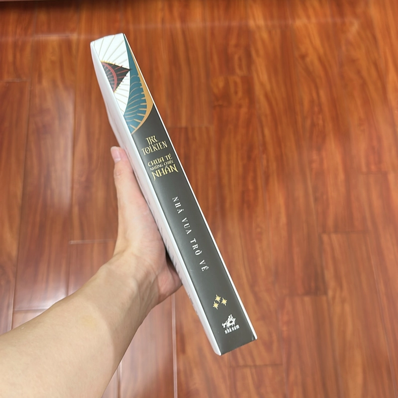 Sách - Chúa tể những chiếc nhẫn (Tập 3) - Nhà vua trở về (Tolkien) (Nhã Nam) 498769