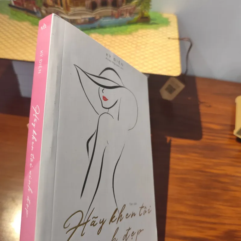 Hãy khen tôi xinh đẹp 562136