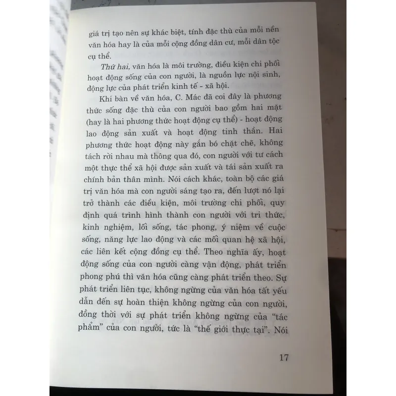 Văn hoá và phát triển: Những vấn đề của Việt Nam và kinh nghiệm của thế giới 722864