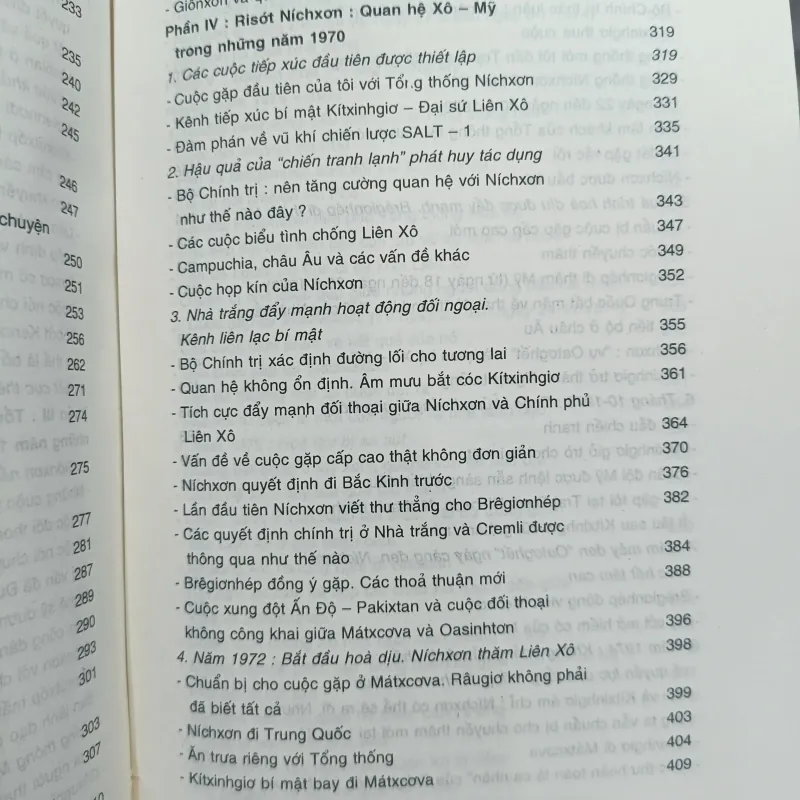 Đặc biệt tin cậy - Vị đại sứ ở Washington qua 6 đời tổng thống Mỹ 1001469