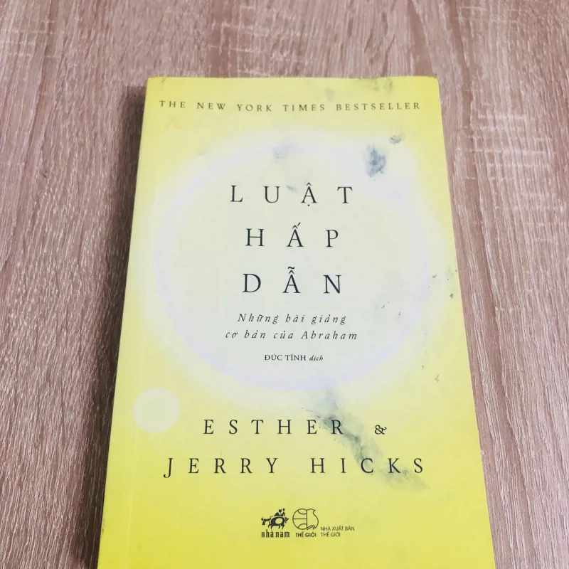 LUẬT HẤP DẪN  1004113