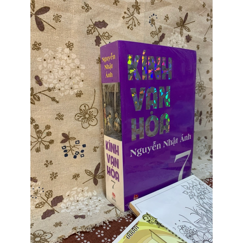 Sách - Kính Vạn Hoa Tập 7, nguyên seal, tặng kèm Bookmark, Postcard Tô Màu 290315