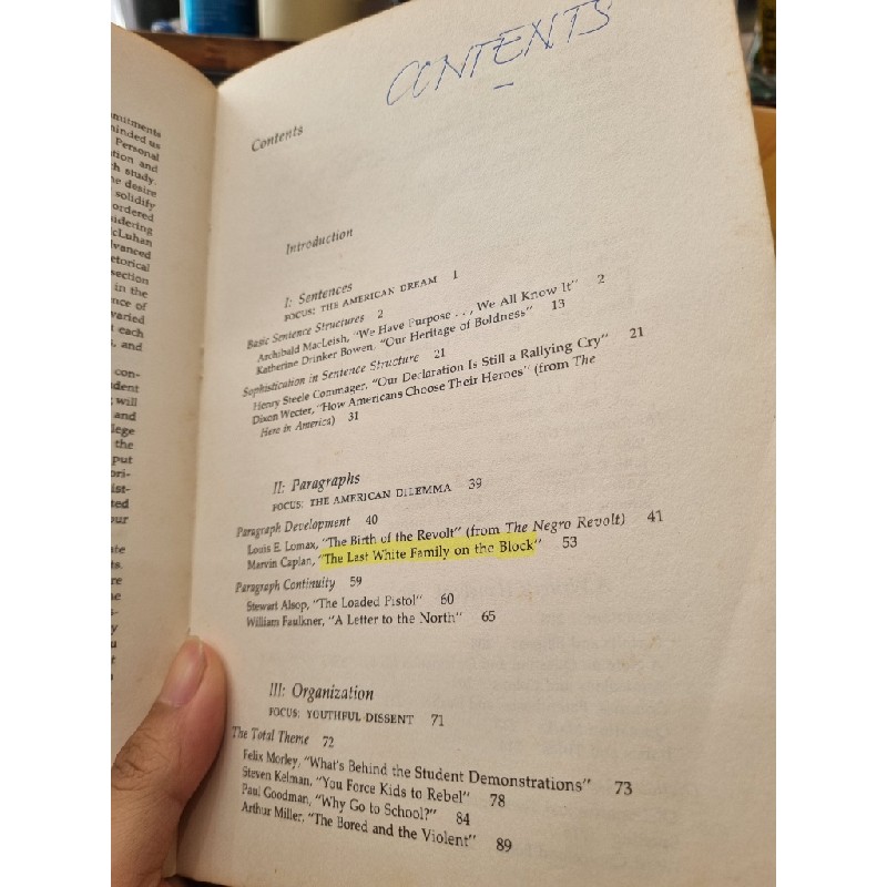 AMERICAN CONTROVERSY : READINGS & RHETORIC (P.K. Dempsey & R.E. McFarland) 134367