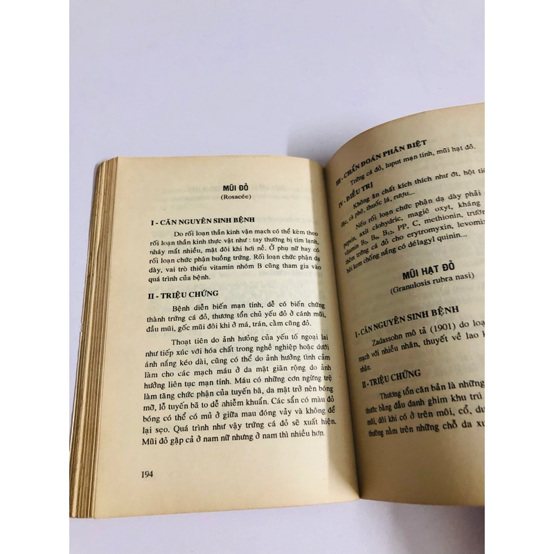 SỔ TAY TRA CỨU BỆNH NGOÀI DA - DA LIỄU - AIDS 539441