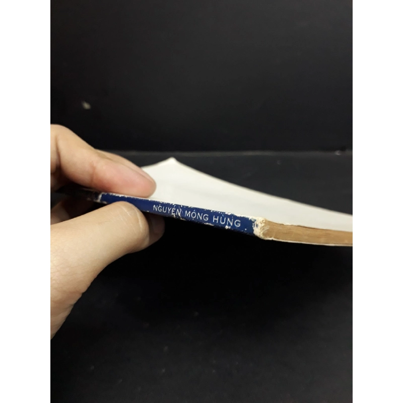 Mùa tặng em mới 80% bẩn bìa, ố vàng, tróc gáy, tróc bìa 2000 HCM2811 Nguyễn Mộng Hùng VĂN HỌC 918098