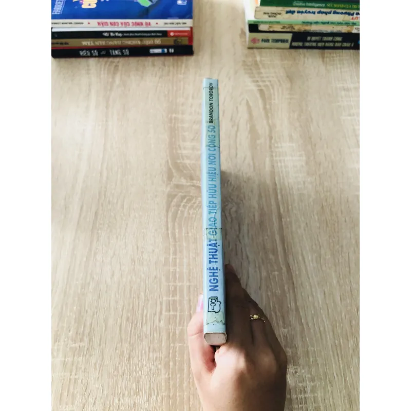 NGHỆ THUẬT GIAO TIẾP HỮU HIỆU NƠI CÔNG SỞ 1020323