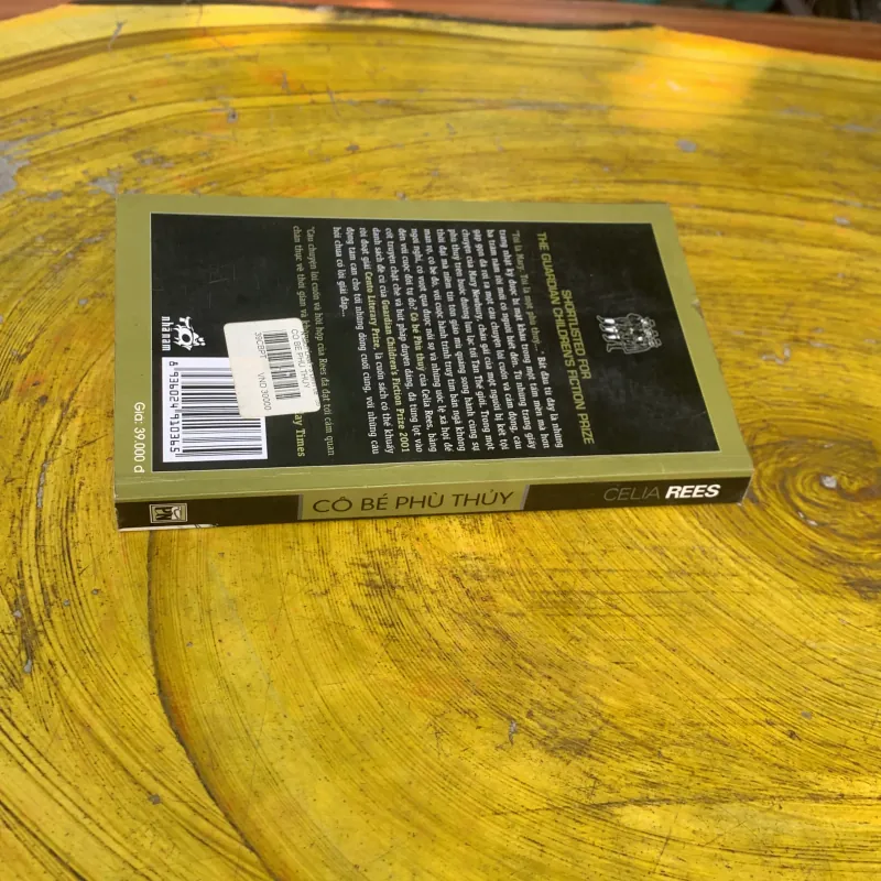 CÔ BÉ PHÙ THUỶ - CELIA REES 752675