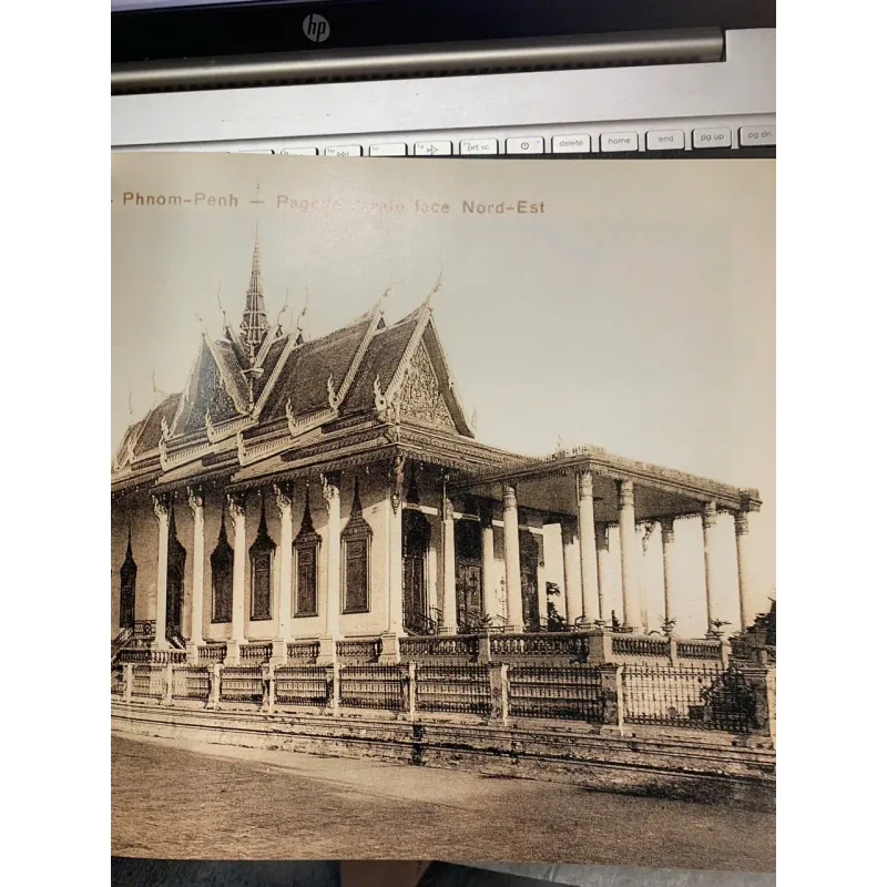 THE ROYAL PALACE OF PHNOM PENH AND CAMBODIAN ROYAL LIFE - JELDRES & CHAIJITVANIT 752189