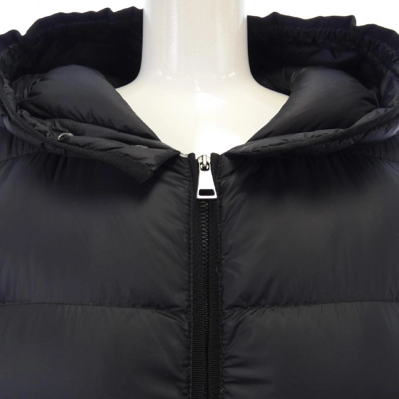 Áo khoác lông vũ MONCLER 635640