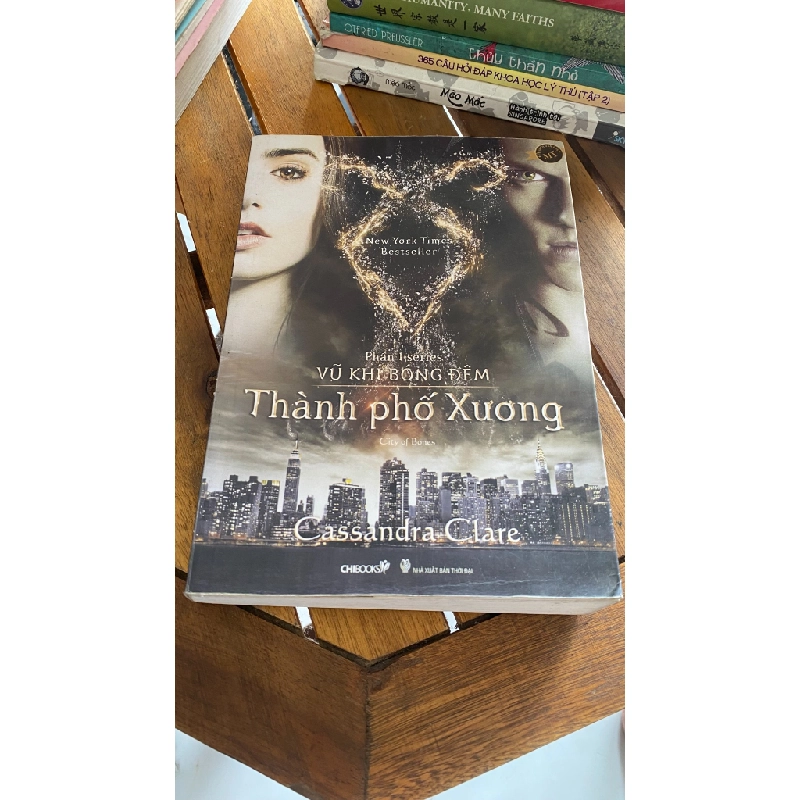 Thành phố Xương (The Mortal Instruments) - Cassandra Clare 530782