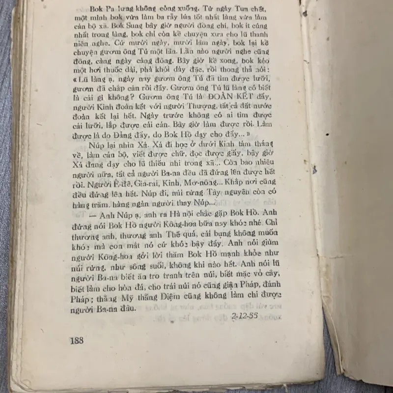 Đất nước đứng lên - nguyên ngọc 1956. 10a3 1025797