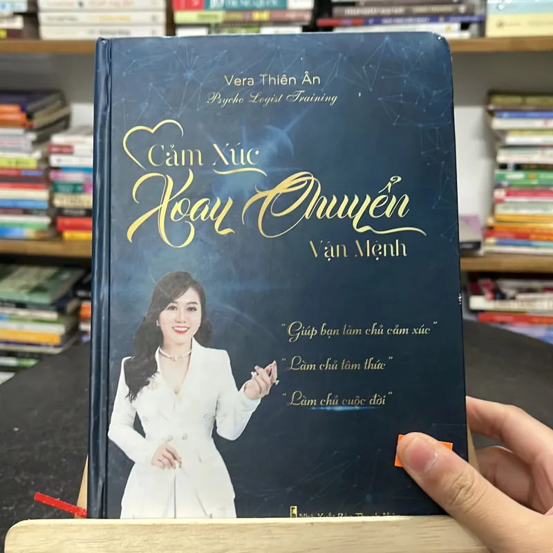 Sách “Cảm Xúc Xoay Chuyển Vận Mệnh” tác giả Vera Thiên Ân 747403