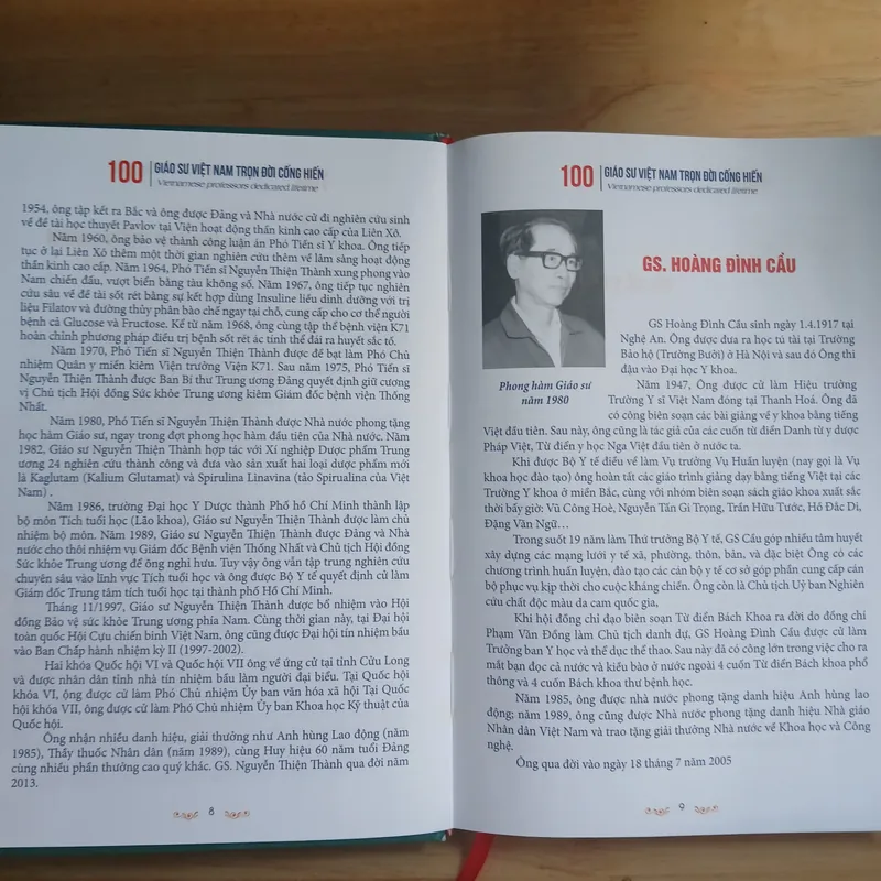 100 Giáo Sư Việt Nam Trọn Đời Cống Hiến (Tập 2) 723305