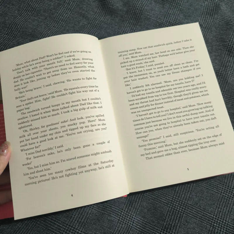 (Hard cover) Wave Me Goodbye - Jacqueline Wilson  777864