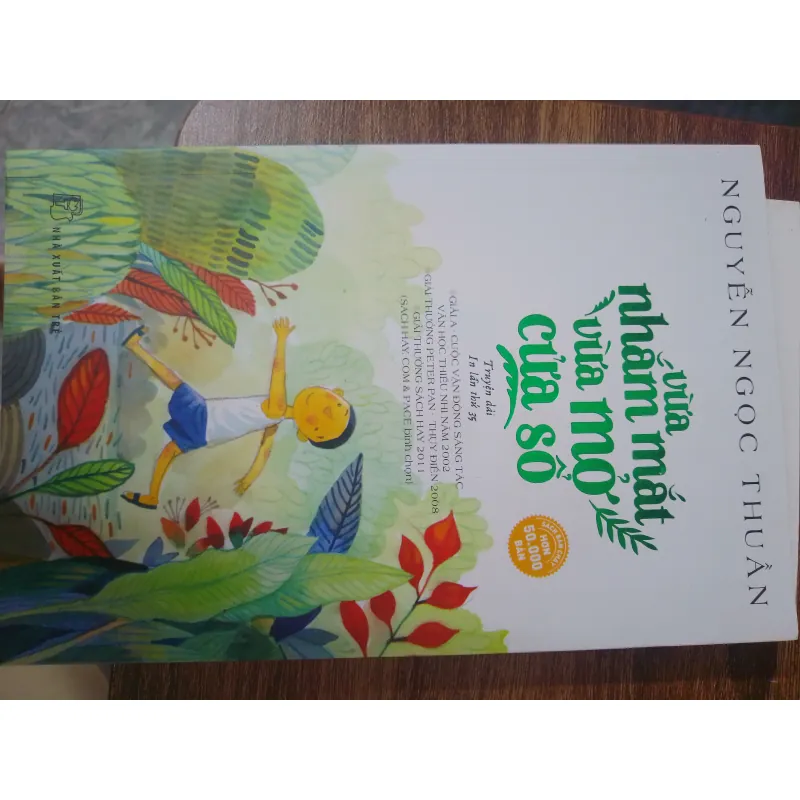 Sách vừa nhắm mắt vừa mở cửa sổ 568474