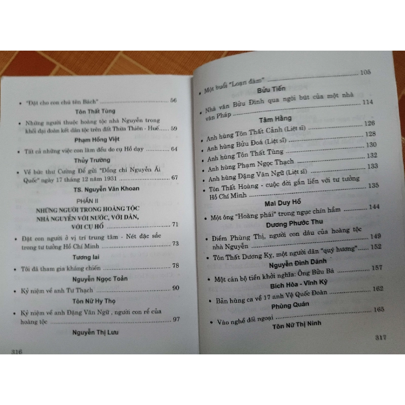 Những người trong hoàng tộc nhà Nguyễn đi theo Cụ Hồ - 2010 - 319 trang Sách lịch sử - triết học ANTQ3101 789911