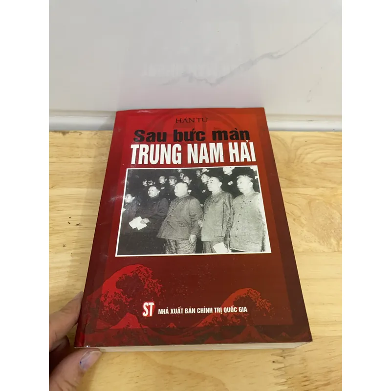 Sau Bức màn Trung Nam Hải  558970