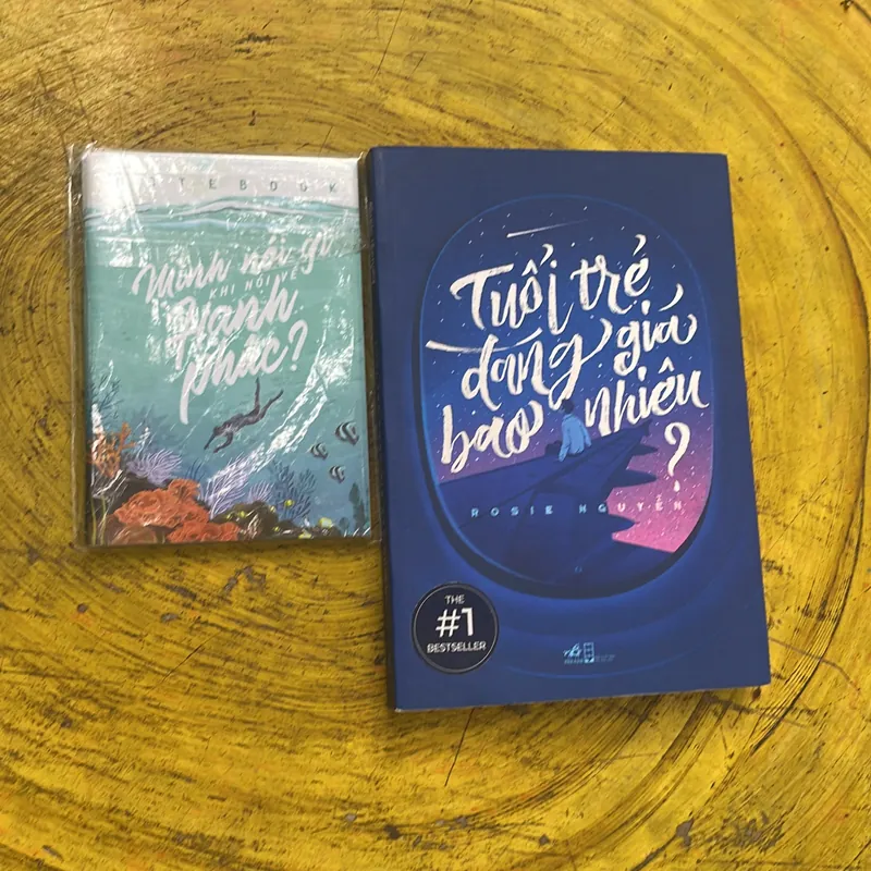 TUỔI TRẺ ĐÁNG GIÁ BAO NHIÊU- ROSIE NGUYỄN KÈM NOTEBOOOK 704313
