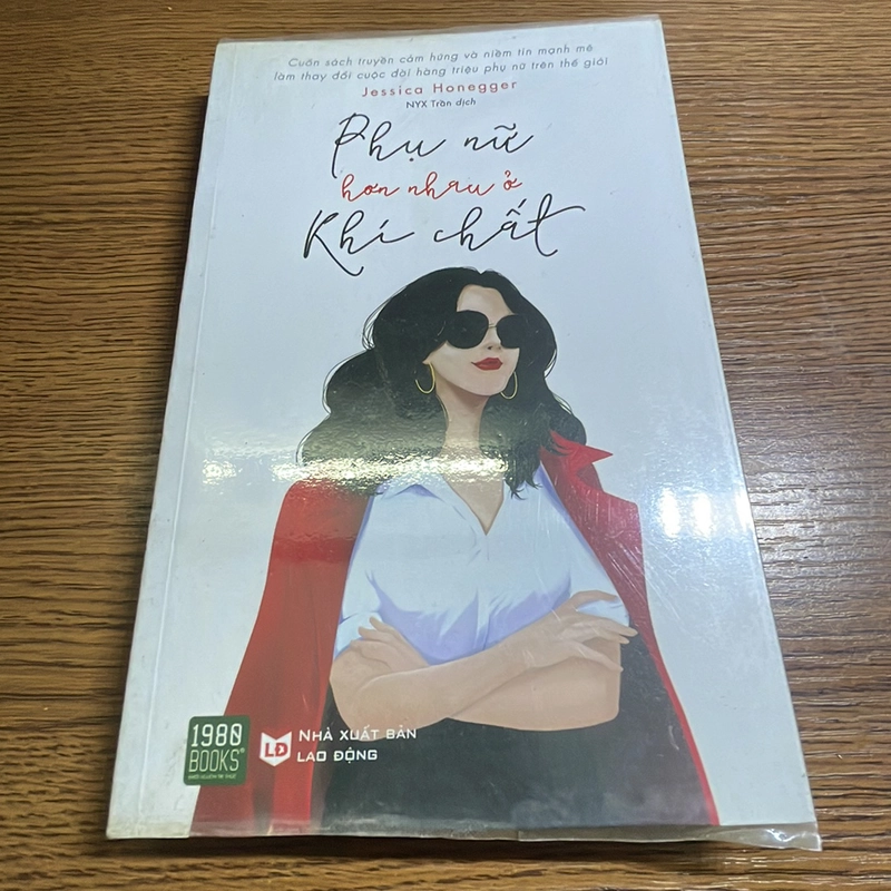 Phụ nữ hơn nhau ở khí chất Jessica Honegger 378242
