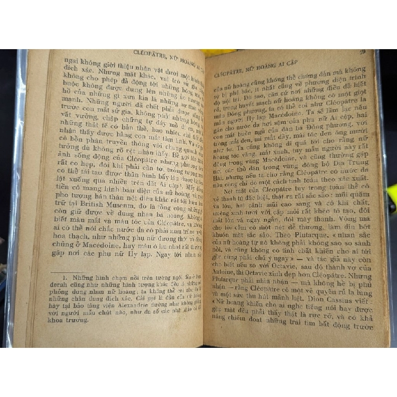 Nữ hoàng ai cập Cléopàtre - Arthur Weigall ( người dịch Mặc Đỗ ) 384330