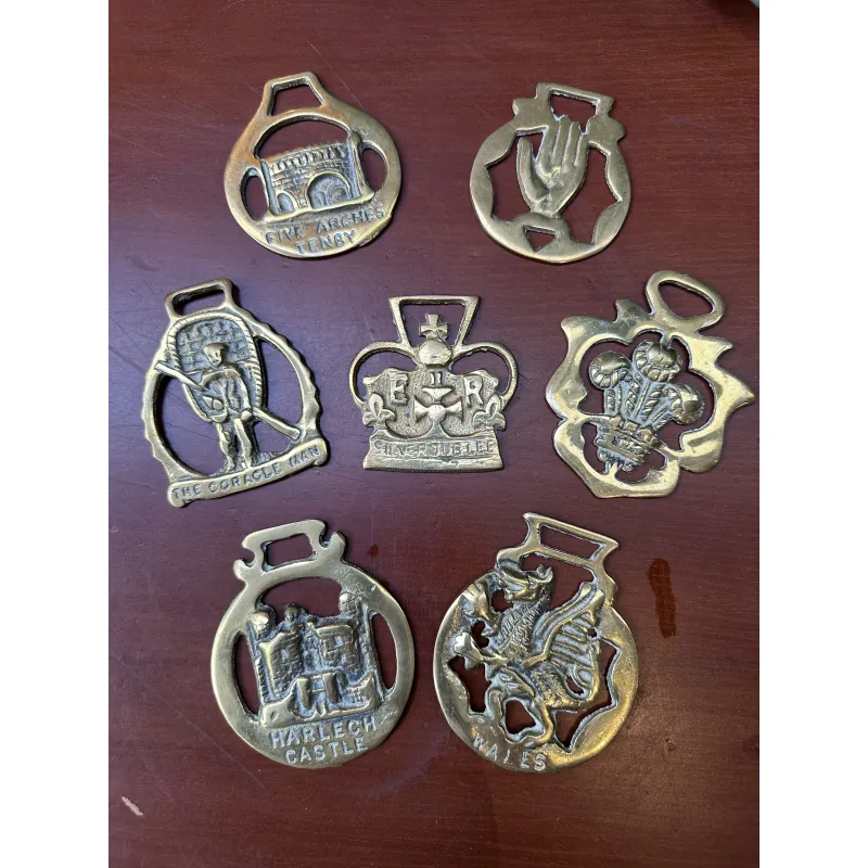 Huy hiệu đồng để trang trí của hoàng gia Anh 1001008