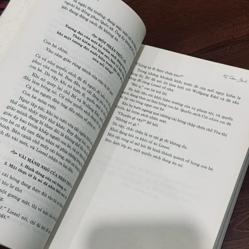 Kẻ trộm sách - Markus Zusak 972300